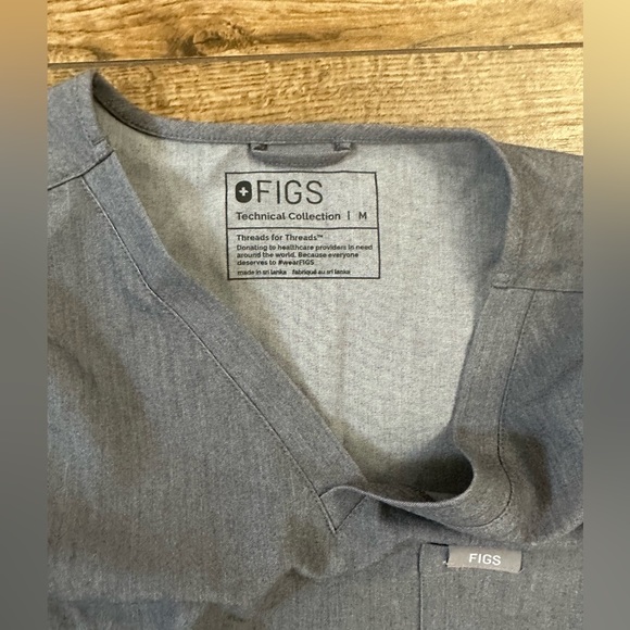 Figs Catarina™ One-Pocket Scrub Top Graphite Medium - Picture 4 of 6